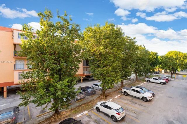 1890 W 56th St 1211, Hialeah, FL 33012