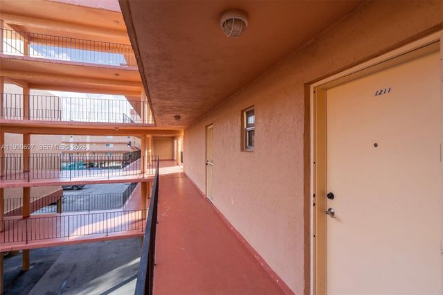 1890 W 56th St 1211, Hialeah, FL 33012