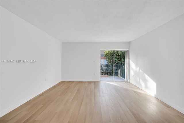 1890 W 56th St 1211, Hialeah, FL 33012