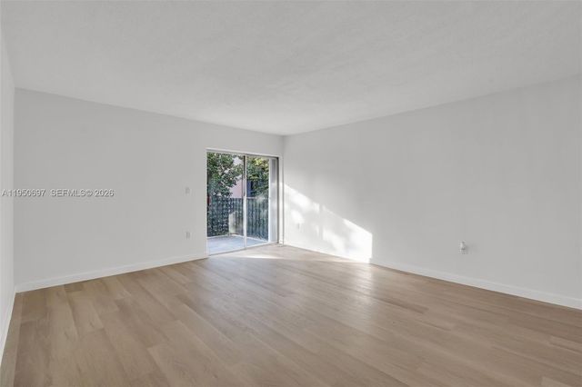 1890 W 56th St 1211, Hialeah, FL 33012