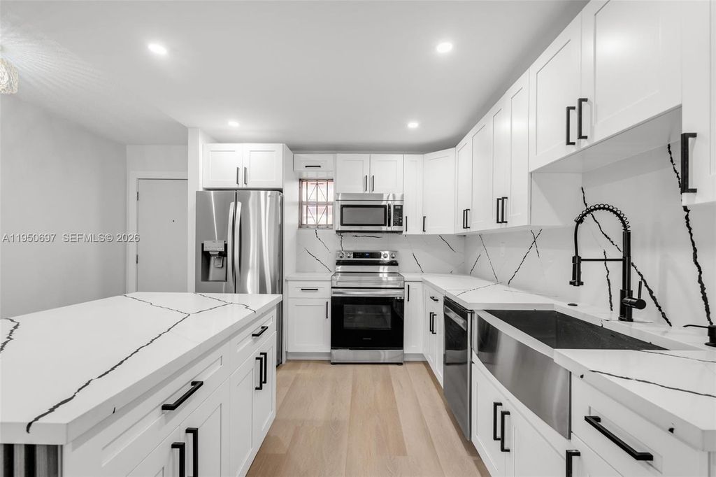 1890 W 56th St 1211, Hialeah, FL 33012