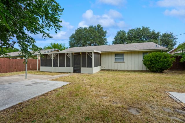 1820 Emery Street, Denton, TX 76201