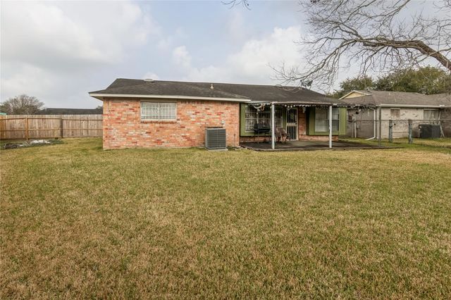 16319 Clearmont Drive, Houston, TX 77053