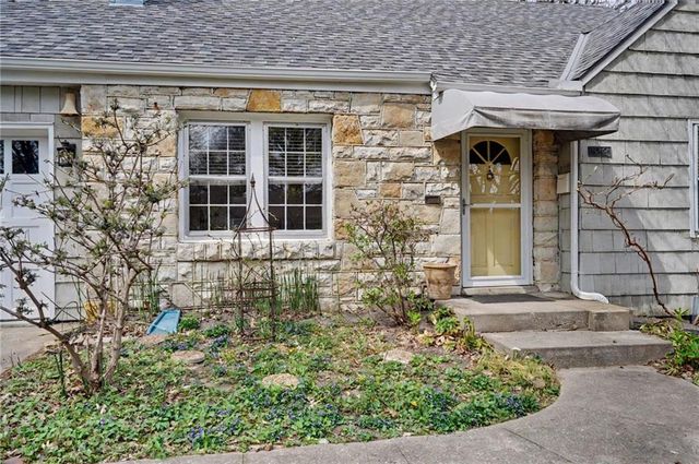 5212 W 57th Terrace, Roeland Park, KS 66205