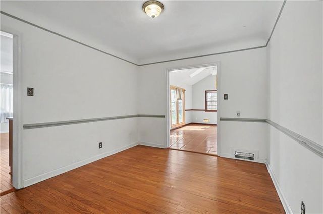 5212 W 57th Terrace, Roeland Park, KS 66205