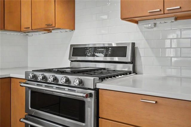 5212 W 57th Terrace, Roeland Park, KS 66205