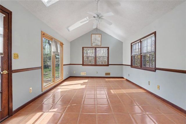 5212 W 57th Terrace, Roeland Park, KS 66205