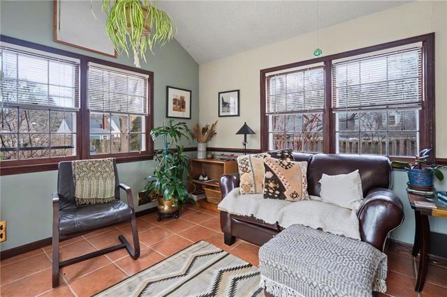 5212 W 57th Terrace, Roeland Park, KS 66205