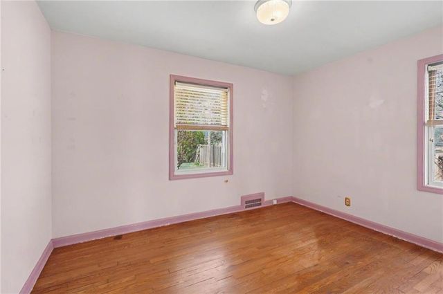 5212 W 57th Terrace, Roeland Park, KS 66205