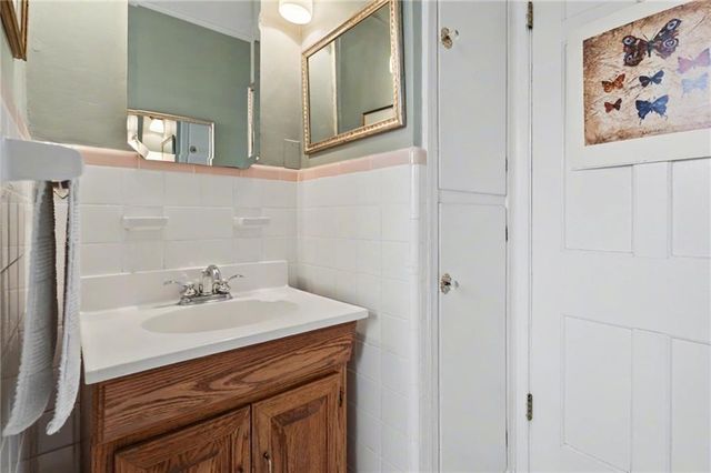 5212 W 57th Terrace, Roeland Park, KS 66205