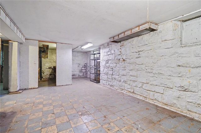 5212 W 57th Terrace, Roeland Park, KS 66205