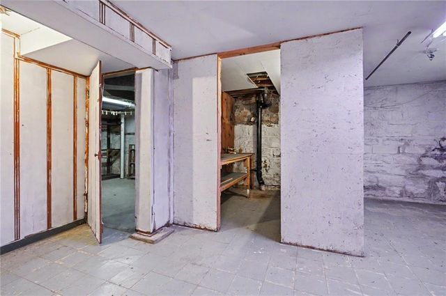 5212 W 57th Terrace, Roeland Park, KS 66205