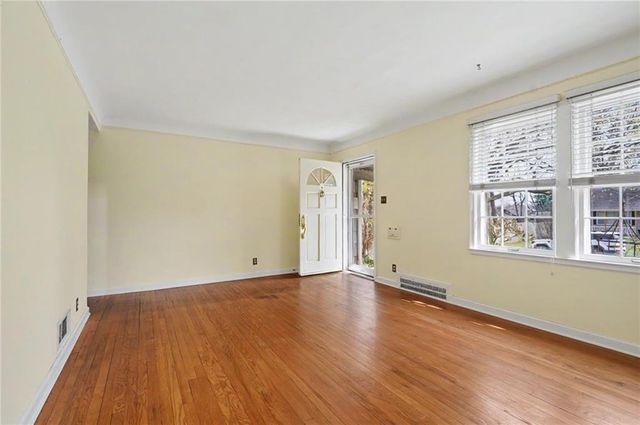 5212 W 57th Terrace, Roeland Park, KS 66205