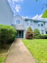 11 Tanglewood Court, South Brunswick, NJ 08852