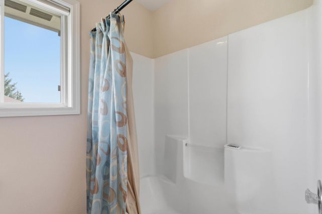 4815 S Bella Vista Dr, Veradale, WA 99037