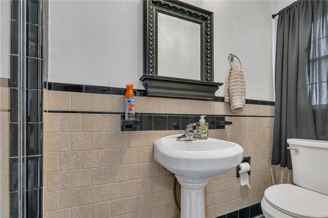 64 Julia Street, Cranston, RI 02910