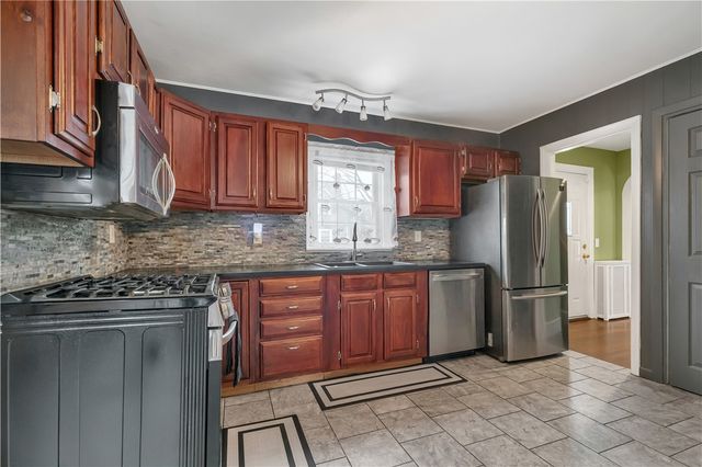 64 Julia Street, Cranston, RI 02910