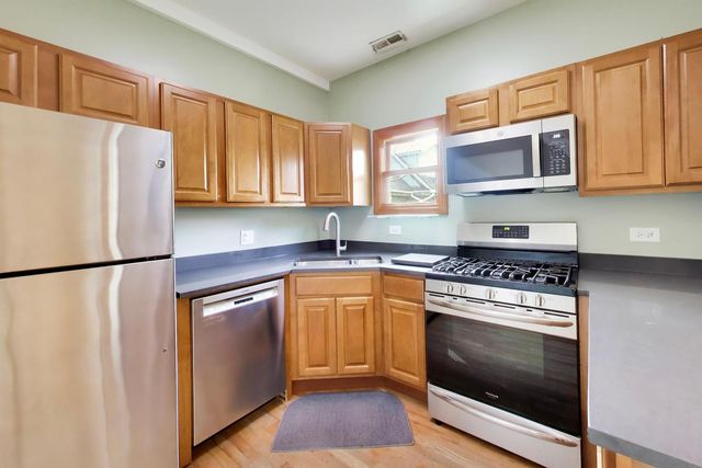 617 South Boulevard H, Oak Park, IL 60302