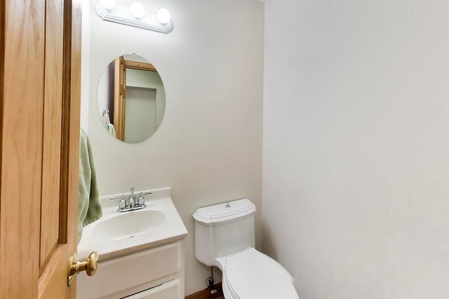 617 South Boulevard H, Oak Park, IL 60302