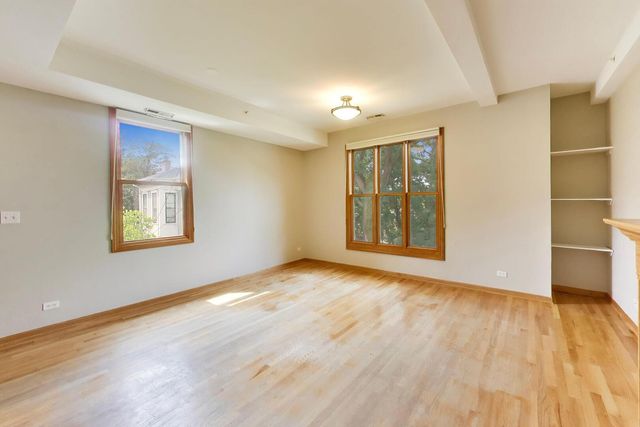 617 South Boulevard H, Oak Park, IL 60302