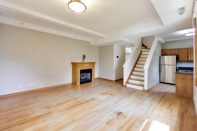 617 South Boulevard H, Oak Park, IL 60302