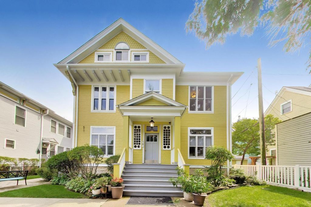 617 South Boulevard H, Oak Park, IL 60302