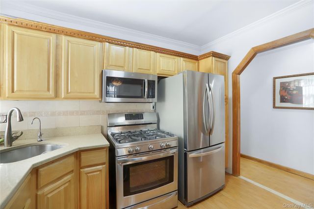 104 Division Avenue 17, Brooklyn, NY 11211