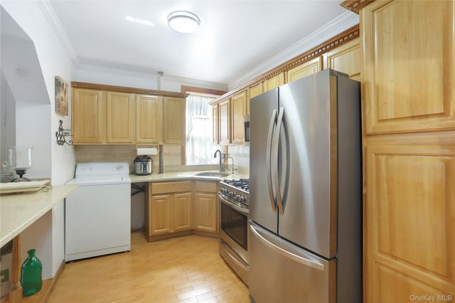 104 Division Avenue 17, Brooklyn, NY 11211