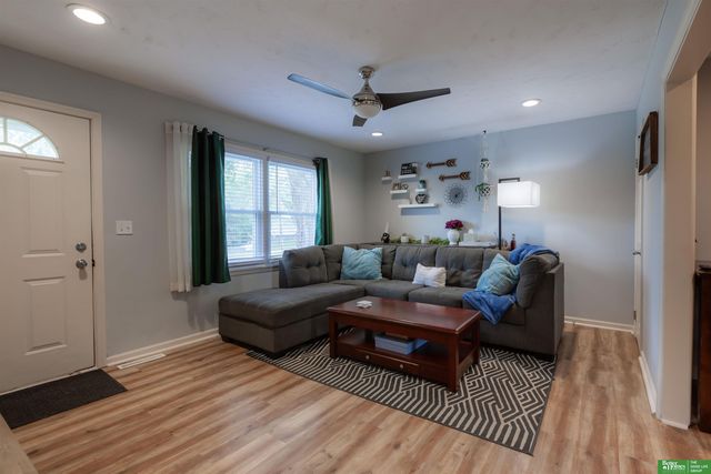 7546 Joseph Avenue, La Vista, NE 68128