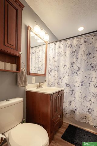 7546 Joseph Avenue, La Vista, NE 68128