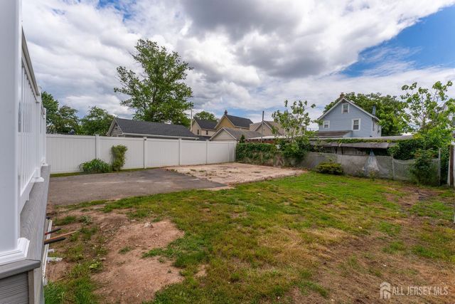 11 Jean Court, Woodbridge Proper, NJ 07095