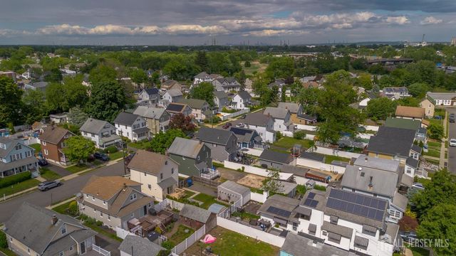 11 Jean Court, Woodbridge Proper, NJ 07095