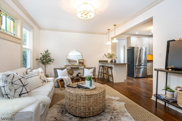 81 Boyden Ave, Maplewood Twp., NJ 07040