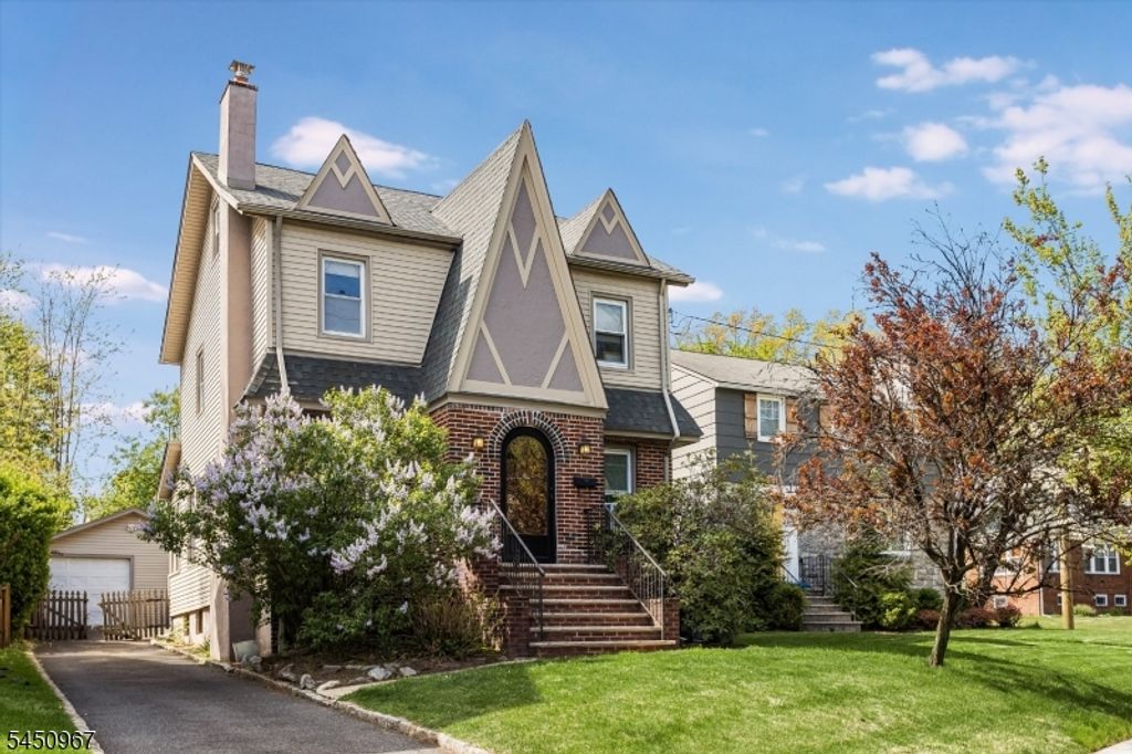 81 Boyden Ave, Maplewood Twp., NJ 07040