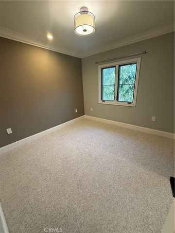 158 S Sierra Madre, Pasadena, CA 91107