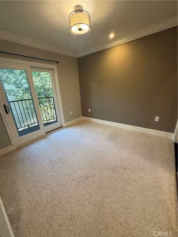 158 S Sierra Madre, Pasadena, CA 91107