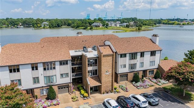 4239 Hatton Point LN # 35, Portsmouth, VA 23703
