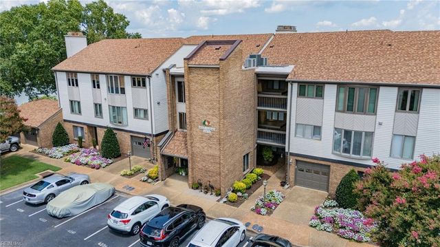 4239 Hatton Point LN # 35, Portsmouth, VA 23703