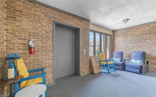 4239 Hatton Point LN # 35, Portsmouth, VA 23703
