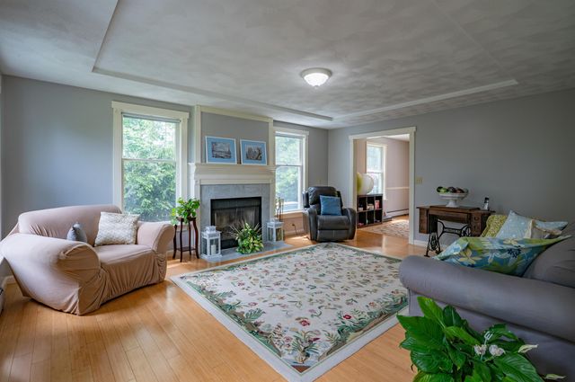 7 Longview Circle, Pelham, NH 03076