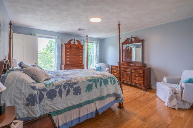 7 Longview Circle, Pelham, NH 03076