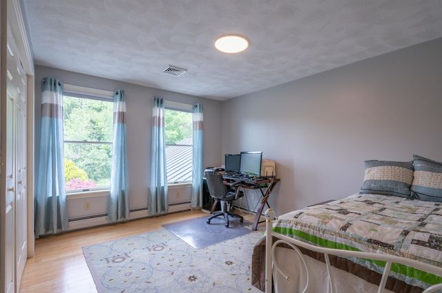 7 Longview Circle, Pelham, NH 03076