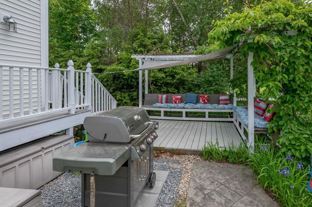 7 Longview Circle, Pelham, NH 03076