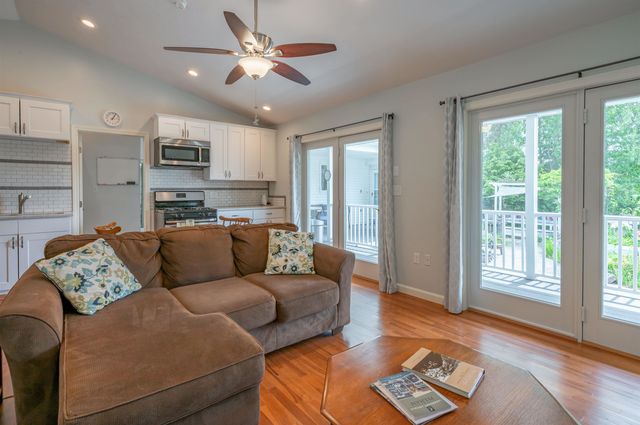 7 Longview Circle, Pelham, NH 03076