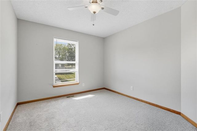 1110 BUTTERCUP Street, Smithville, MO 64089