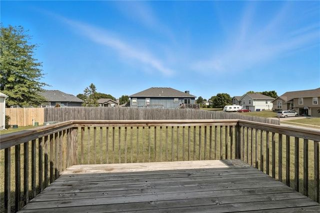 1110 BUTTERCUP Street, Smithville, MO 64089