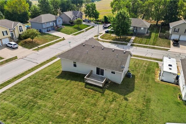 1110 BUTTERCUP Street, Smithville, MO 64089