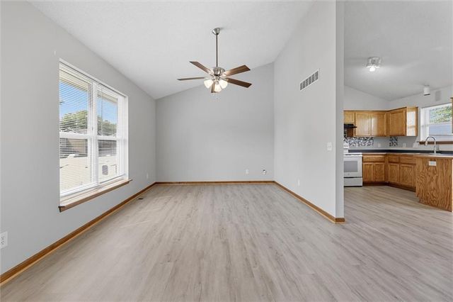 1110 BUTTERCUP Street, Smithville, MO 64089