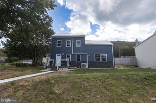 10 TUSCARORA ST, Pottsville, PA 17901