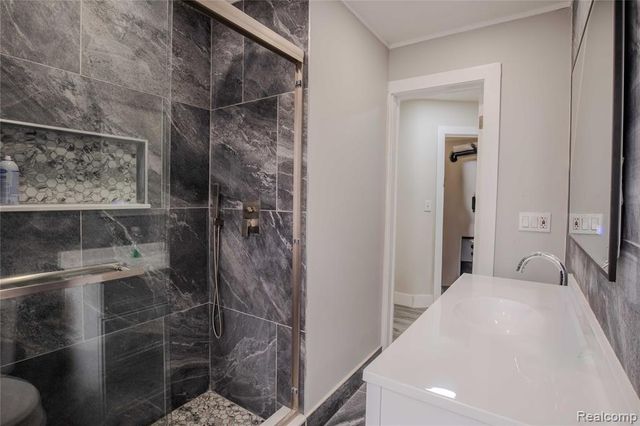 91 Martin Luther King Jr Boulevard, Pontiac, MI 48342